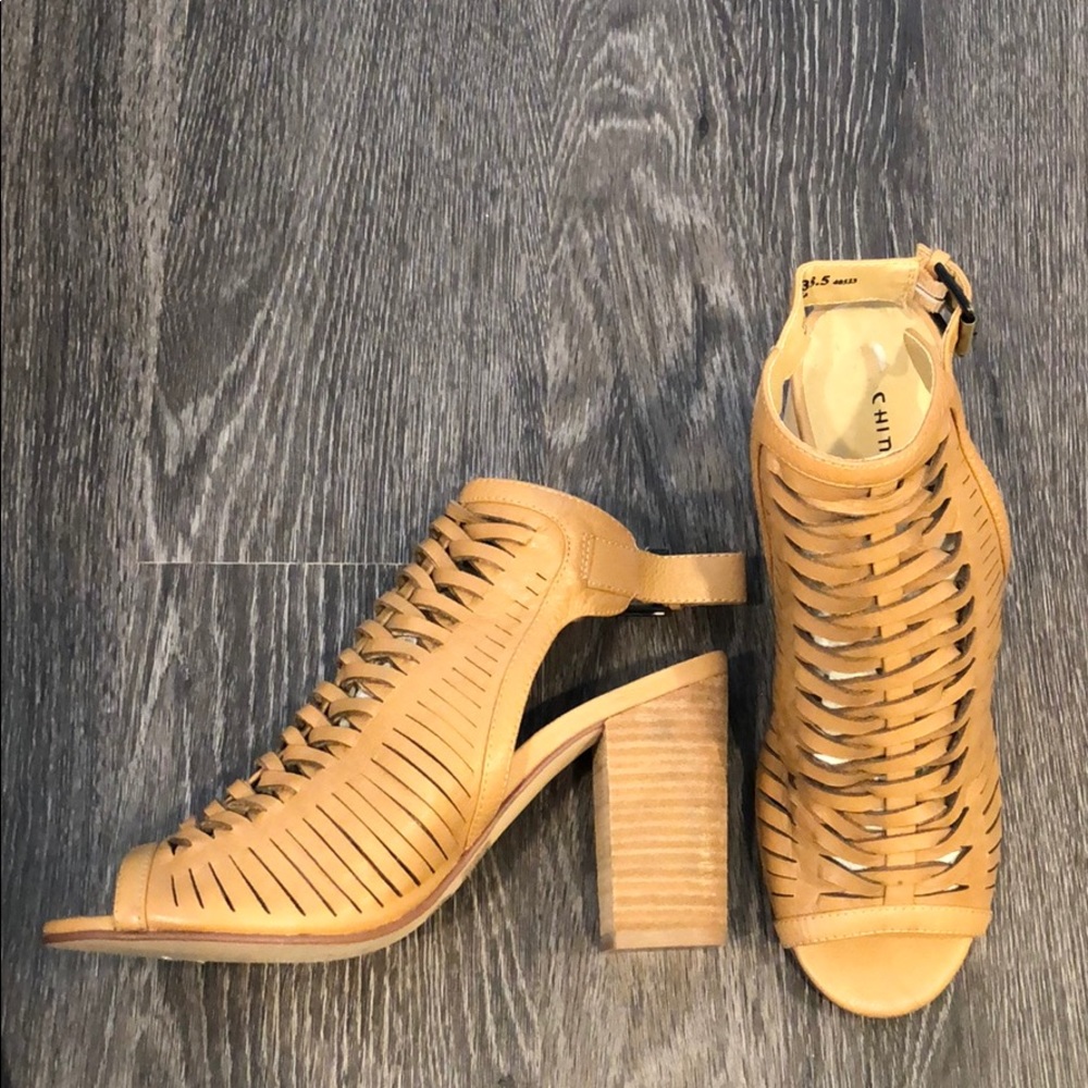 SOLD Like New Chinese Laundry Cage Heels Size 8